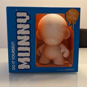 NWT 7'' MUNNY Blank Art Toy by Kidrobot